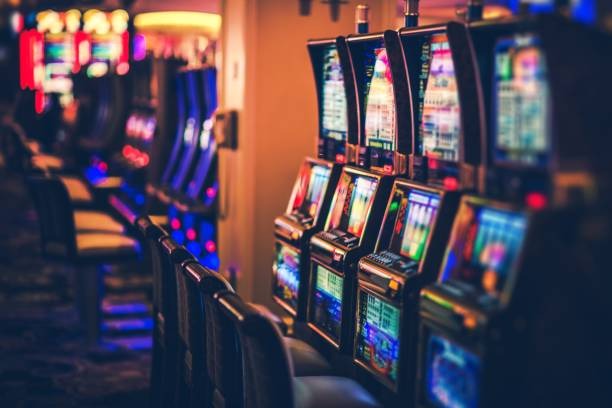 yaho777 app showing low-data streaming mode and offline cache features for live-dealer tables