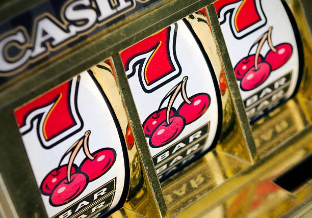 yaho777 live-dealer blackjack table with real dealer during EuroLeague match